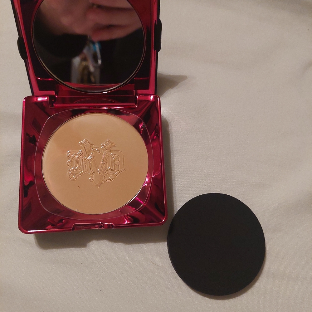 KVD pressed foundation powder